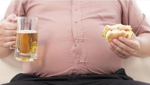 Perubahan pola makan dan aktivitas masyarakat juga mengubah pola penyakit menjadi tidak menular.