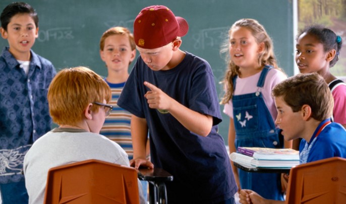 Hukum Anak Pelaku Bullying Jangan dengan Mem-bully